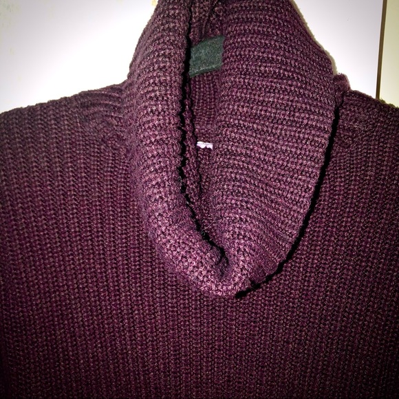 Abercrombie & Fitch Perfect Turtle Neck Sweater Burgundy - Picture 5 of 11